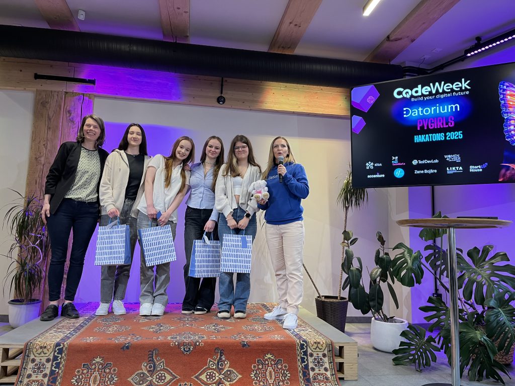 A group of PyGirls participants on stage